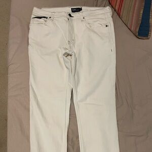 Men’s new never worn white Lee jeans. Waist 32” length 33”